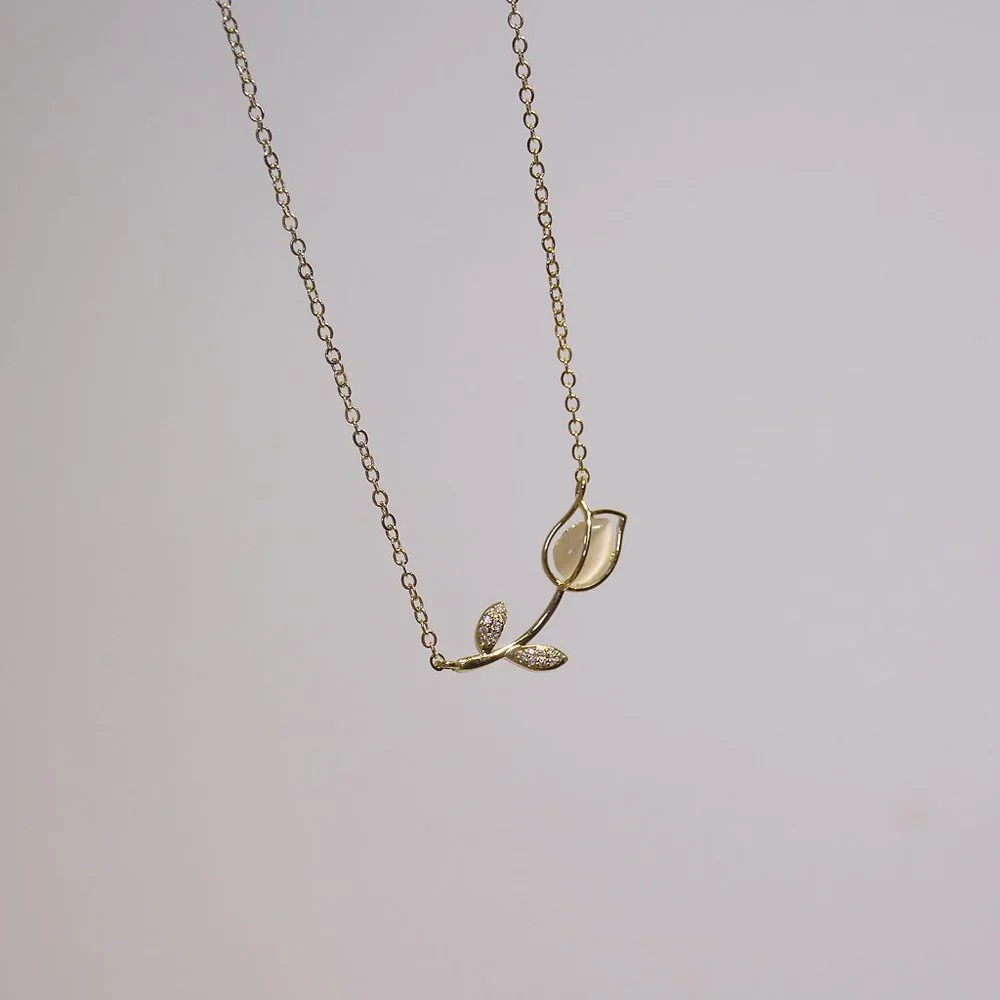NEW 14K Gold Plated Diamond Flower Leaf Necklace - Picture 6 of 10